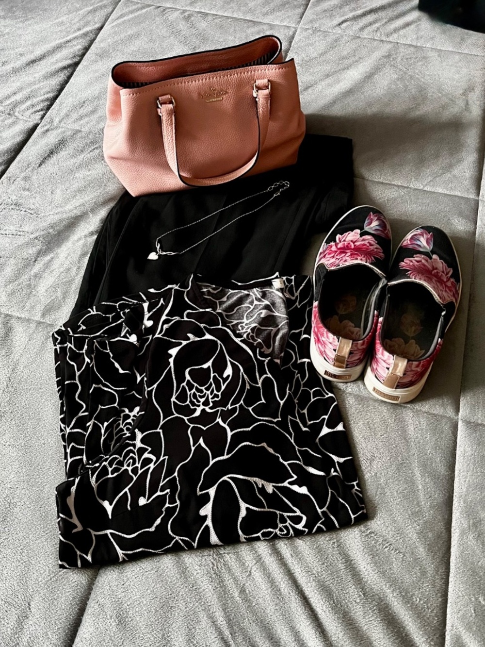 Laura Plus Black & White Floral Blouse 3X | Balloon Sleeve Stretch Top